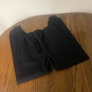 Hanes black joggers sweatpants with pockets